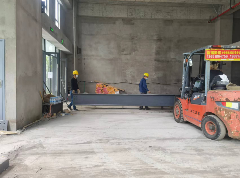 鋼結(jié)構(gòu)夾層主梁安裝圖片